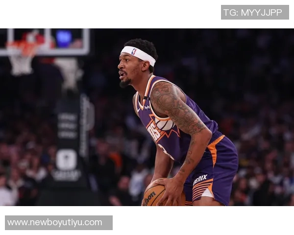 快船官方确认比尔因背部不适明日对阵开拓者出战存疑